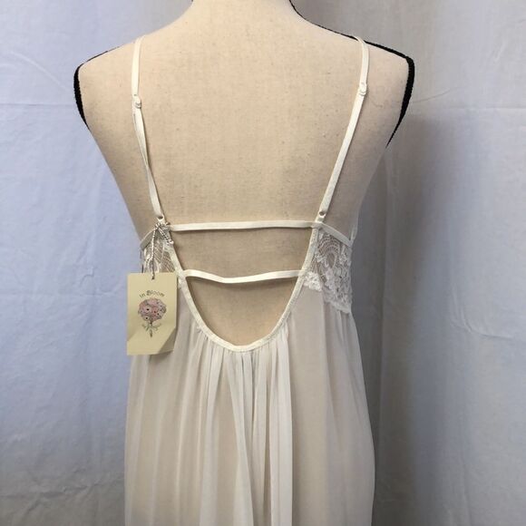 In Bloom by Jonquil bridal lace nightgown and robe. Off white size M/L - Picture 4 of 13
